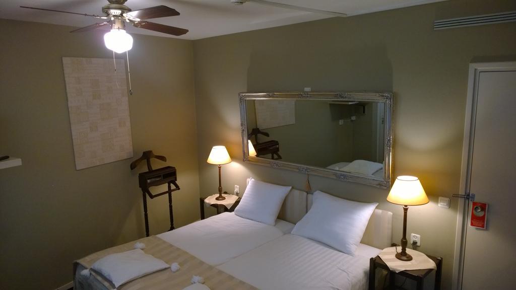 Hotel De Kroon Oirschot Zimmer foto